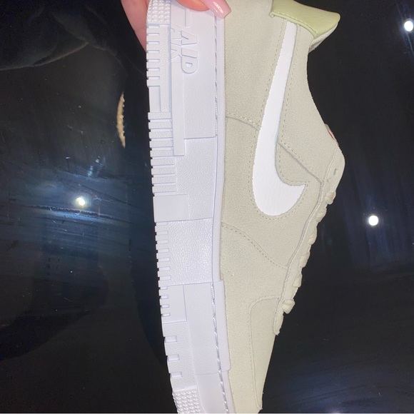 Nike Air force 1 Pixels Women’s - Picture 3 of 5